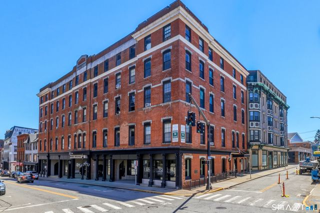 35 Union Street, New London, CT 06320
