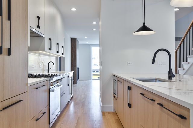 1835 N Lawndale Avenue, Chicago, IL 60647