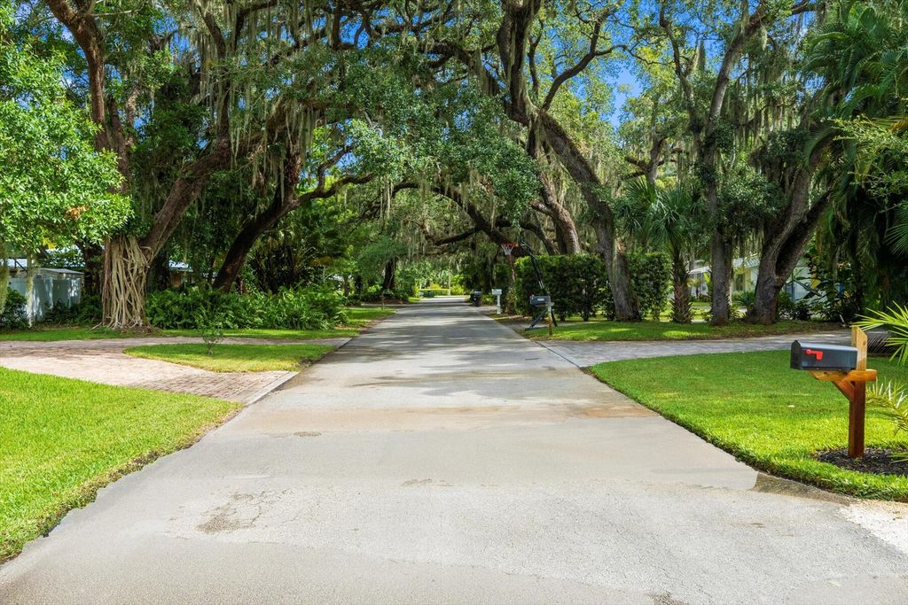 2706 10th Avenue, Vero Beach, FL 32960