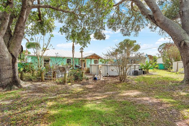 2114 SE Midtown Road, Port St. Lucie, FL 34952
