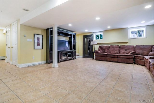 111 Frank Avenue, Mamaroneck, NY 10543