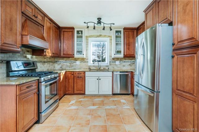 111 Frank Avenue, Mamaroneck, NY 10543