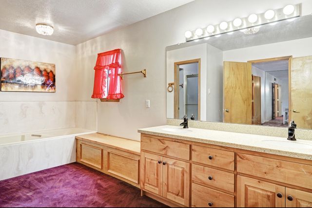 529 La Bajada Court NW, Albuquerque, NM 87105