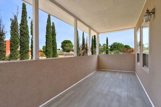 529 La Bajada Court NW, Albuquerque, NM 87105