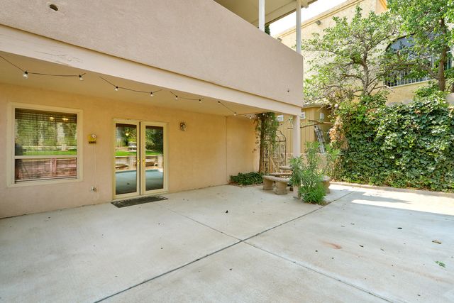 529 La Bajada Court NW, Albuquerque, NM 87105