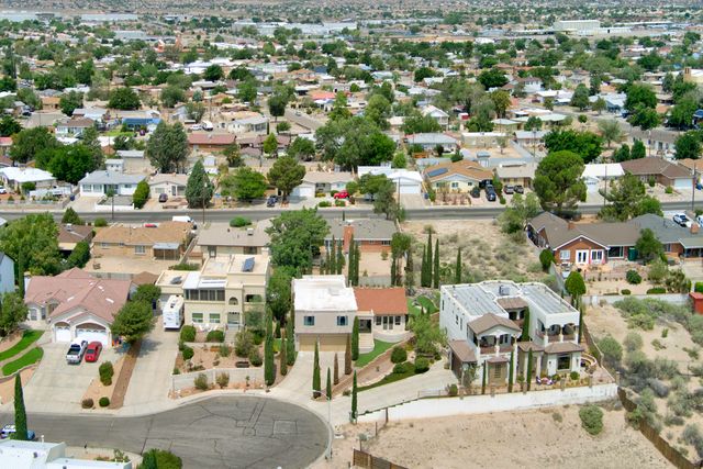 529 La Bajada Court NW, Albuquerque, NM 87105