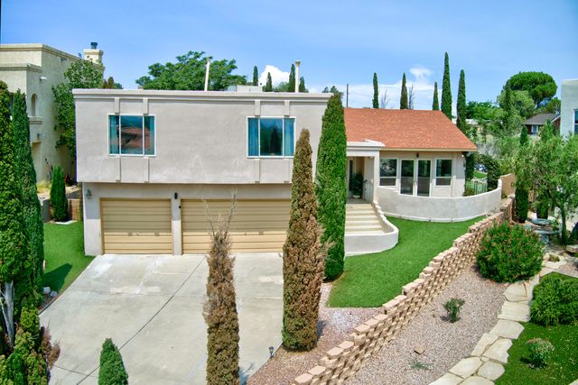 529 La Bajada Court NW, Albuquerque, NM 87105