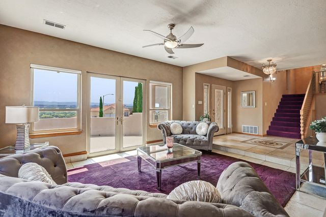 529 La Bajada Court NW, Albuquerque, NM 87105
