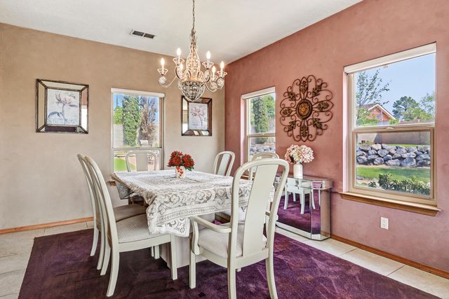 529 La Bajada Court NW, Albuquerque, NM 87105