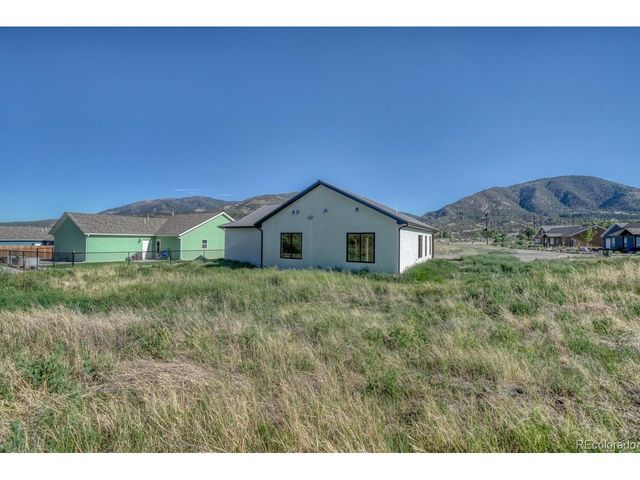 866 Hoover Cir, Poncha Springs, CO 81242