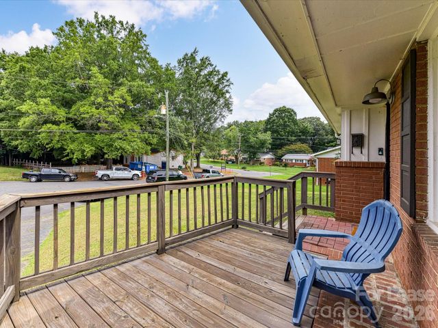 7109 Rockcliff Court, Charlotte, NC 28210