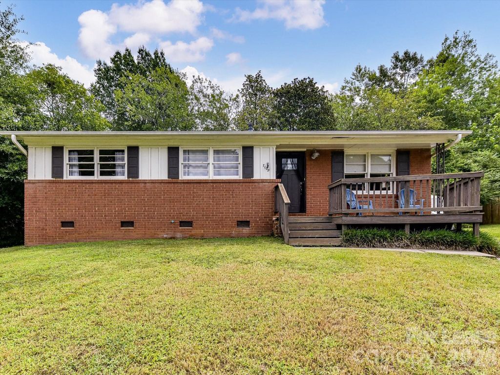 7109 Rockcliff Court, Charlotte, NC 28210