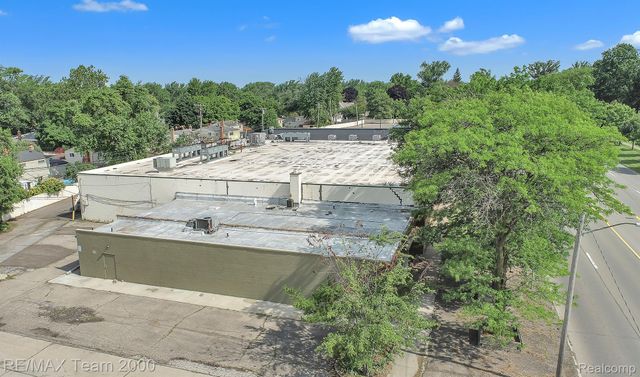 8400 PELHAM Road, Taylor, MI 48180