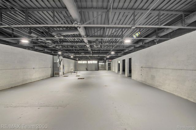 8400 PELHAM Road, Taylor, MI 48180