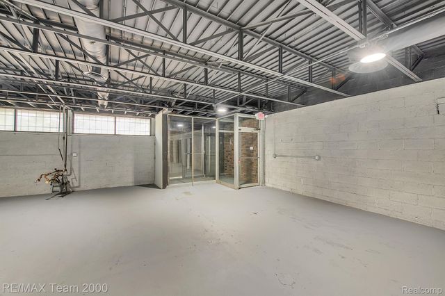 8400 PELHAM Road, Taylor, MI 48180