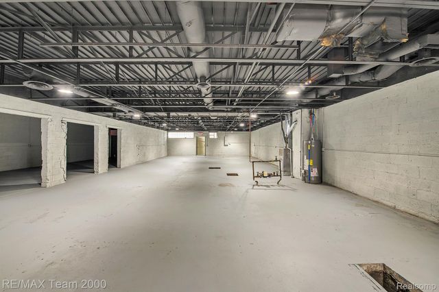 8400 PELHAM Road, Taylor, MI 48180