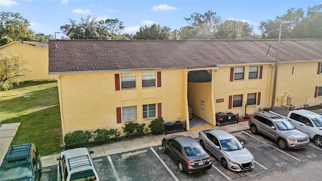 7512 GALLINETA COURT 7512, Tampa, FL 33615