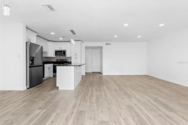 7512 GALLINETA COURT 7512, Tampa, FL 33615