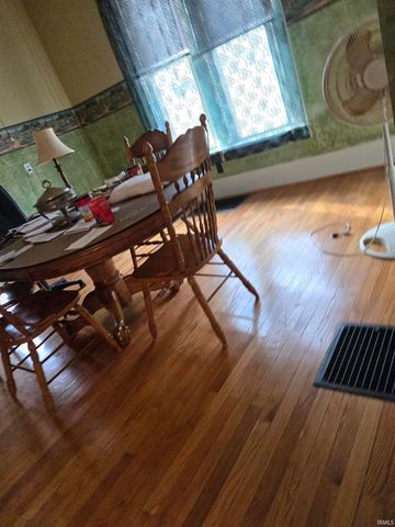 1007 N 10th Street, Vincennes, IN 47591