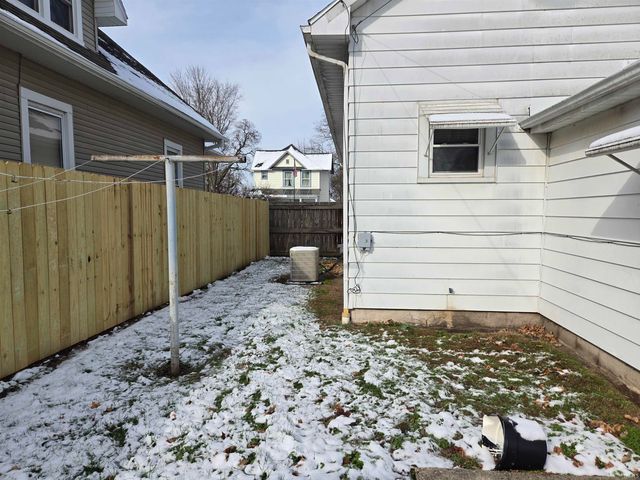 1007 N 10th Street, Vincennes, IN 47591