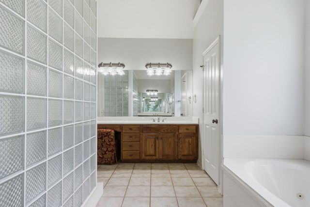 3811 Woods Boulevard, Tyler, TX 75707