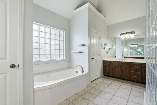 3811 Woods Boulevard, Tyler, TX 75707