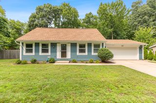 140 W Oak Street, Fruitport Twp, MI 49415