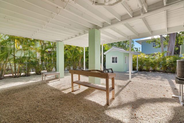 878 La Paloma Road, Key Largo, FL 33037