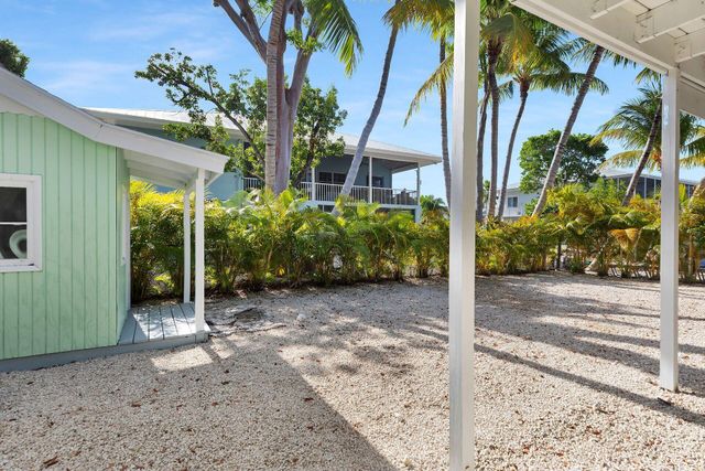878 La Paloma Road, Key Largo, FL 33037