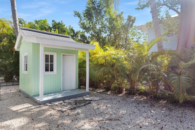 878 La Paloma Road, Key Largo, FL 33037