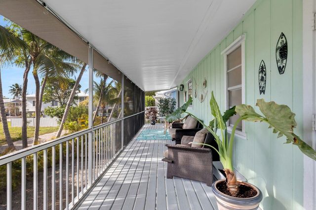 878 La Paloma Road, Key Largo, FL 33037