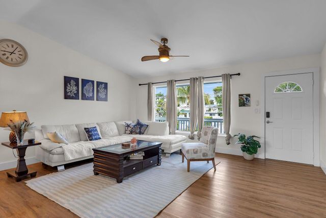 878 La Paloma Road, Key Largo, FL 33037