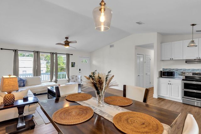 878 La Paloma Road, Key Largo, FL 33037