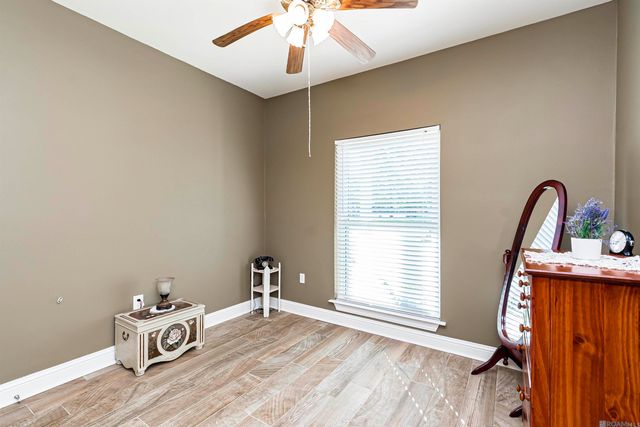 32810 Poplar Ct, Denham Springs, LA 70706