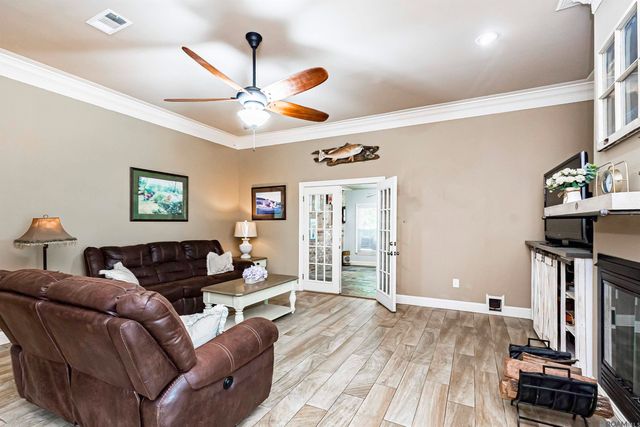 32810 Poplar Ct, Denham Springs, LA 70706