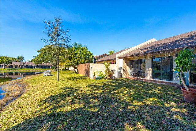 10836 NW 30th Pl 354, Sunrise, FL 33322