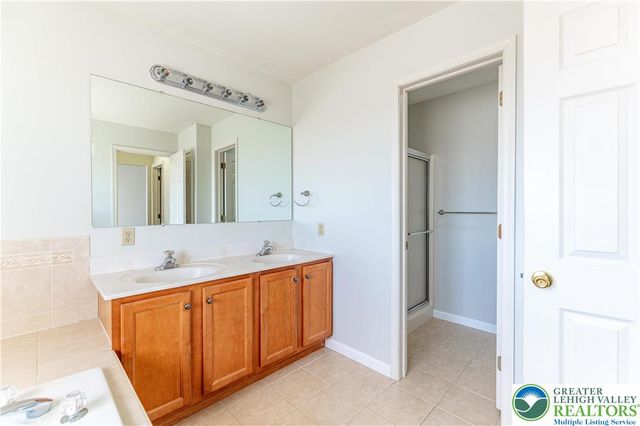 8376 Scenic View Drive, Upper Macungie Twp, PA 18031