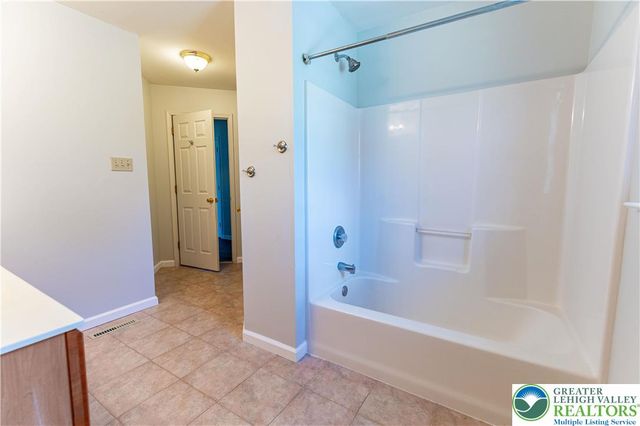 8376 Scenic View Drive, Upper Macungie Twp, PA 18031