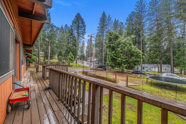 5571 Sierra Springs Dr, Pollock Pines, CA 95726