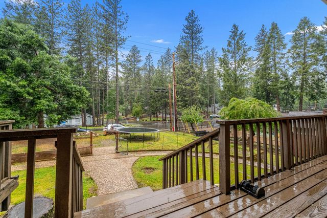 5571 Sierra Springs Dr, Pollock Pines, CA 95726