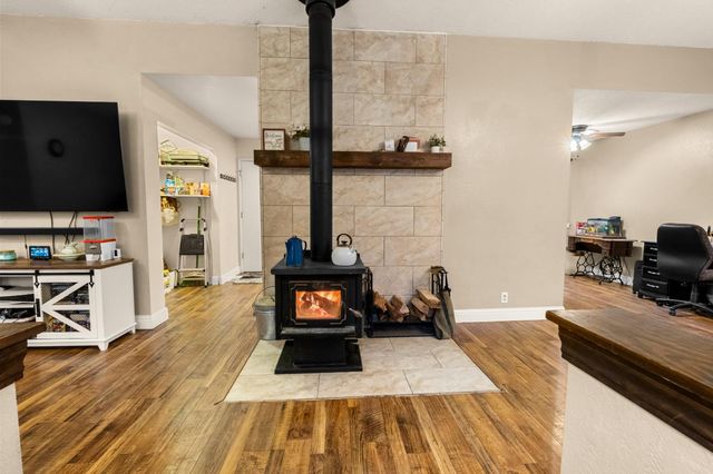 5571 Sierra Springs Dr, Pollock Pines, CA 95726