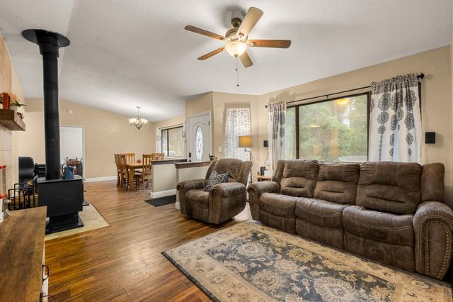 5571 Sierra Springs Dr, Pollock Pines, CA 95726