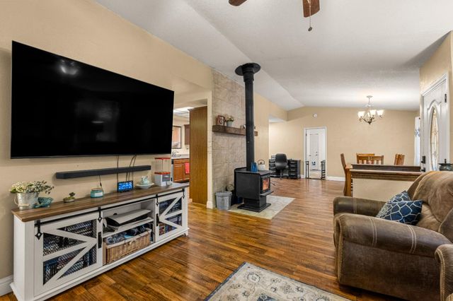 5571 Sierra Springs Dr, Pollock Pines, CA 95726