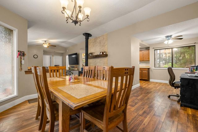 5571 Sierra Springs Dr, Pollock Pines, CA 95726