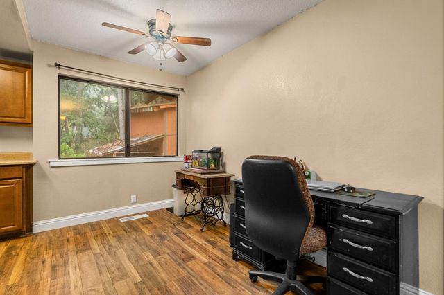 5571 Sierra Springs Dr, Pollock Pines, CA 95726