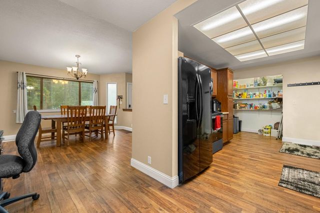 5571 Sierra Springs Dr, Pollock Pines, CA 95726