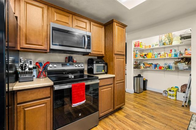 5571 Sierra Springs Dr, Pollock Pines, CA 95726