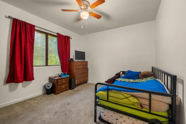 5571 Sierra Springs Dr, Pollock Pines, CA 95726