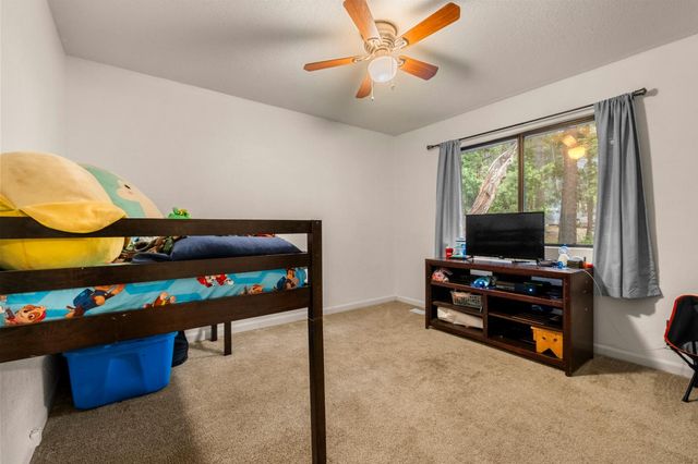 5571 Sierra Springs Dr, Pollock Pines, CA 95726