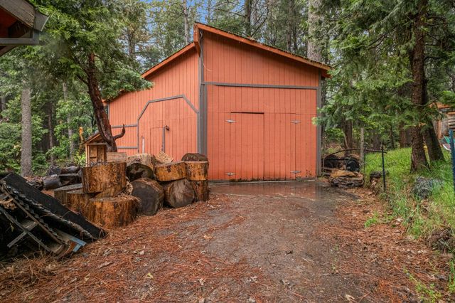 5571 Sierra Springs Dr, Pollock Pines, CA 95726